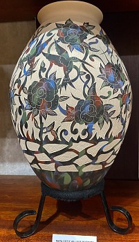 Mata Ortiz Village Pottery -&nbsp;Hummingbird and Flowers by Diana Loya