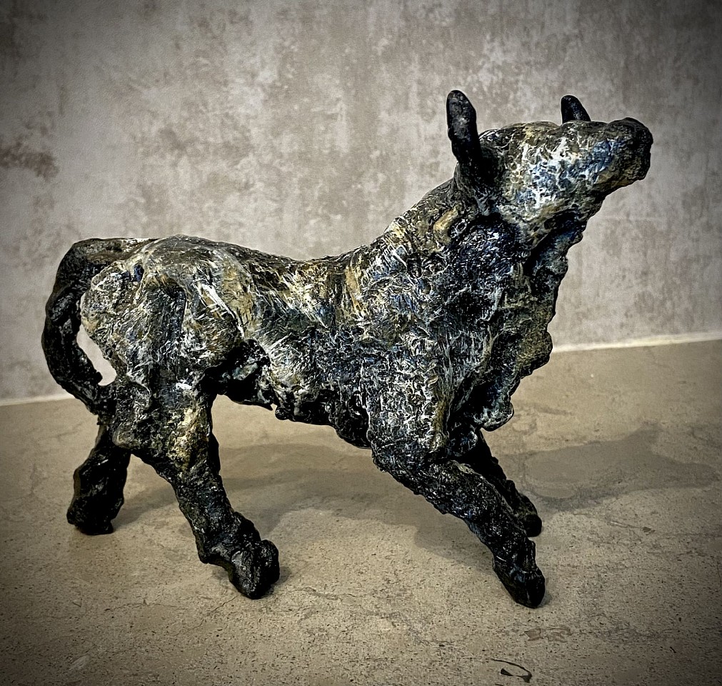Siri Hollander, Ajo (Bull)
Bronze, 4 1/2 x 3 x 7 in. (11.4 x 7.6 x 17.8 cm)
SH-04-22
$675
