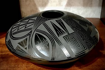 Mata Ortiz Village Pottery -&nbsp;Flat Black by Octavio Andrew