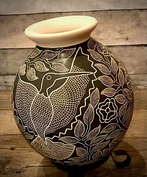 Mata Ortiz Village Pottery -&nbsp;Scale-wing Hummingbird by Lorenza Quezada